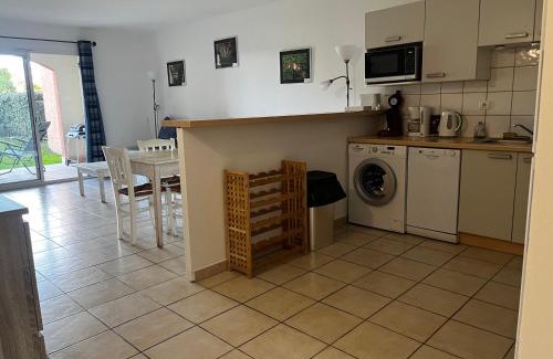 Solenzara Apartment | PALMERAIE 412- piscine en résidence-clim-wifi