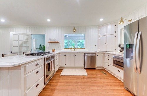 Palmetto Cottage | Palmetto Cottage w/Fire Pit, Game Table + More!