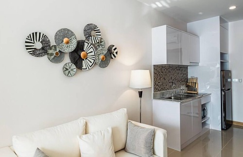 Karon Apartment | Palmetto Park Residence