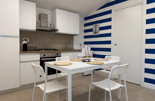 Calimera House | PALMI SUL MARE. A POCHI PASSI DA UNA SPLENDIDA SPIAGGIA LIBERA. RELAX E SILENZIO