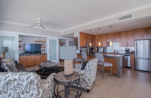 Biloxi Condo | Palms Trees * Ocean Breeze * Salty Air * Sunkissed Hair * Endless Summer.