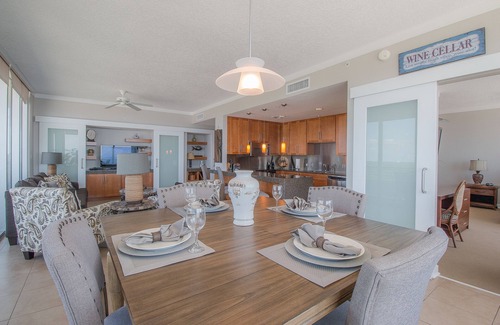 Biloxi Condo | Palms Trees * Ocean Breeze * Salty Air * Sunkissed Hair * Endless Summer.