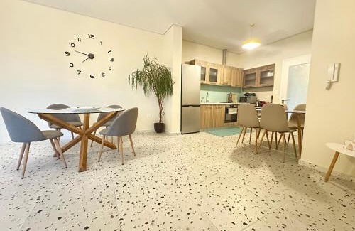 Peristeri Apartment | Paloma Lux Retreat-15' to Central Athens
