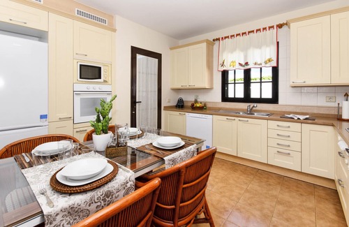 Playa del Cable House | Pamipa, relax y confort en Playa La Concha