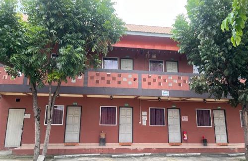 Nong Chaeng Hotel | Panngernpanthong inn resort