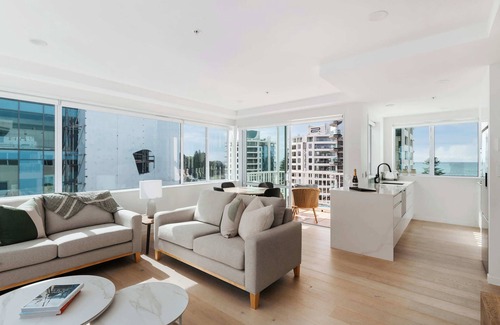 Mount Maunganui Apartment | Panorama Penthouse Luxe Ocean Views & Pool