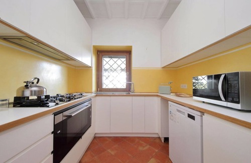 Trionfale Apartment | Panoramic cottage for 3 with private garden and swimmingpool