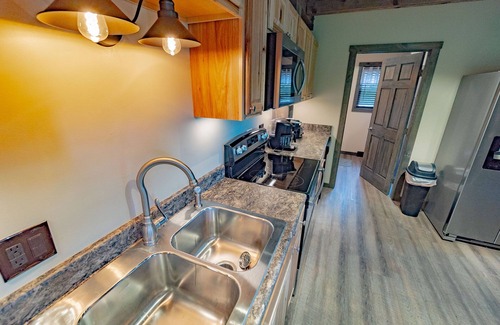 Ohiopyle Cabin | Panoramic Point Cabin | 2BR,1BA, Rustic, Hot Tub, Fireplace