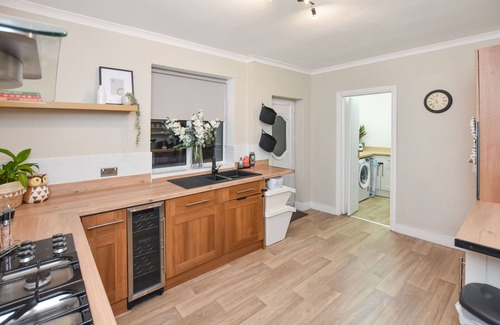 Heywood House | Panoramic sunset views - Free parking