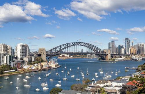 Lavender Bay Apartment | Panoramic Sydney Harbour Views from Luxury 1-Bedroom Apartment in McMahons Point