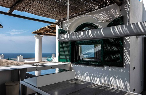 Chiaia Villa | Panoramic terraced villa in Capri