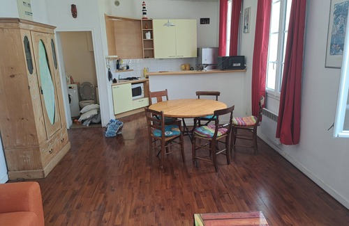 Saintes Apartment | Panoramic view accommodation