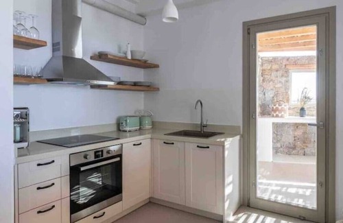 Xilokeratidi Villa | Panoramic view villa with stand alone bathtub and jacuzzi.