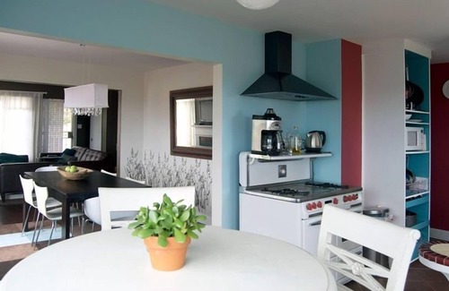 Maxwell Park Apartment | Panoramic Views. King Beds. Serene and Comfortable. Feels like home.