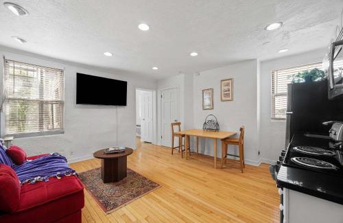 Mount Washington Apartment | Panoramic Views on Your Front Porch