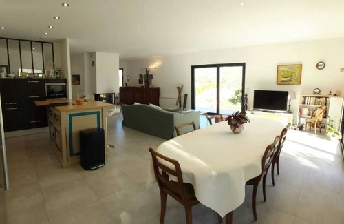 Roquevaire Villa | Panoramic villa with heated pool