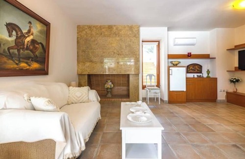 Rodhia Villa | Pantanassa Palm Tree Mansion & Pantanassa Palm Tree Villa