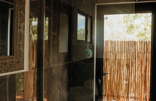 Thorny Bush Game Reserve Cabin | Panzi Lodge