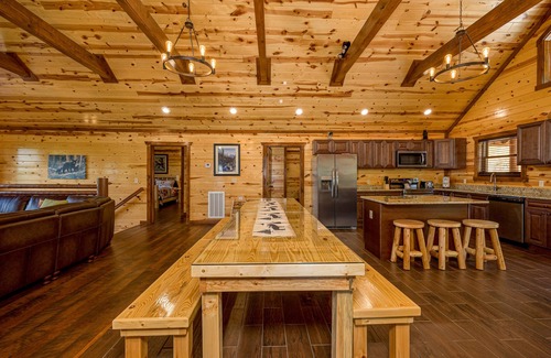 Caton Cabin | Papa Bears Mountain Lodge - PRIVATE POOL, PAVILION, HOT TUB & GAME ROOM!