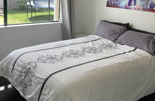 Papamoa Beach House | Papamoa Beach, Park Position