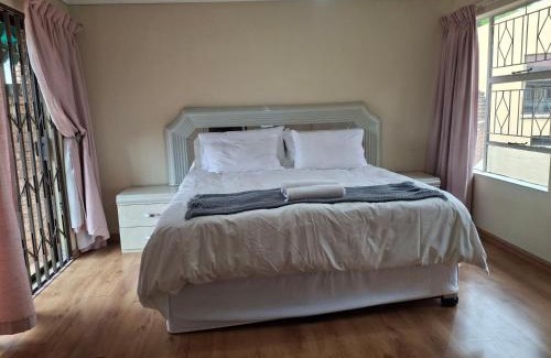 Greater Johannesburg Metropolitan Area Apartment | Papillon Guesthouse