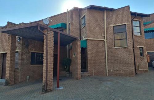 Greater Johannesburg Metropolitan Area Apartment | Papillon Guesthouse