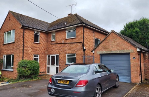 Botley House | Paradigm Villa, Oxford,5 Bedroom, 4-Free Parking Spaces