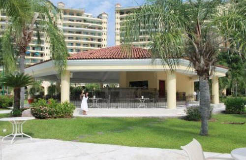 Marina Vallarta Apartment | Paradise apartment, private beach condo Bay View Grand
