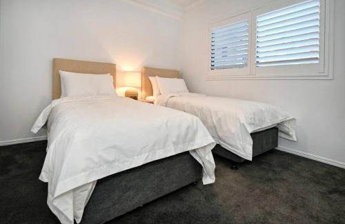 Maroochydore Apartment | Paradise at Picnic Point - 3B/R