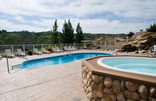 Lethbridge Apartment | Paradise Canyon Golf Resort - Luxury Condo U405