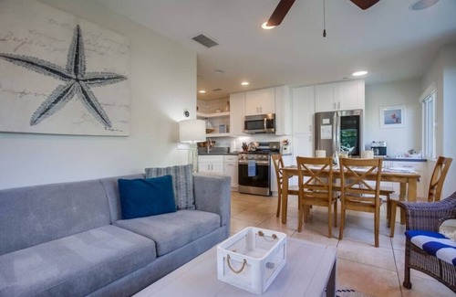 Mission Beach House | Paradise Combo on Ostend Ct.