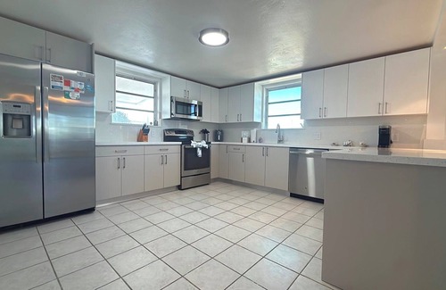 Marathon House | Paradise House a Waterfront Oasis : Your Perfect Getaway on the Atlantic!