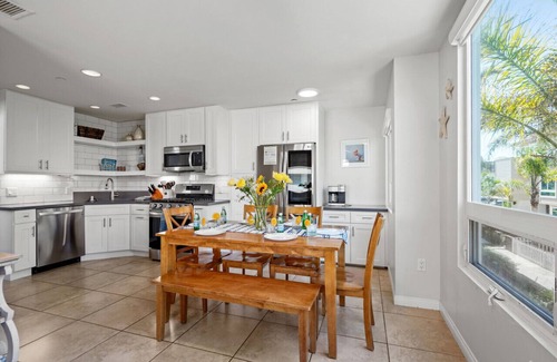 Mission Beach Villa | Paradise Isle in Mission Beach with A/C!