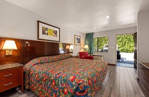 Winnetka Hotel | Paradise Lodge - Canoga Park