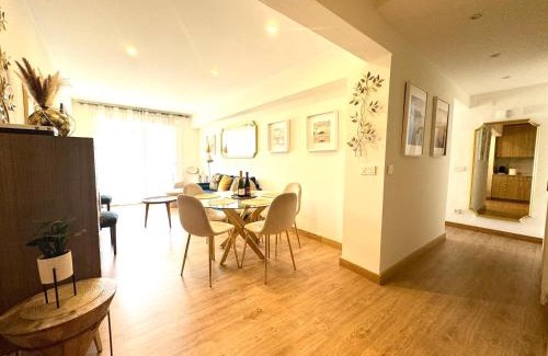 San Sebastian Apartment | Paradise Luxurious apartment, 3 double rooms for 6 guests, 4 beds, terrace, jacuzzi, free parking, new