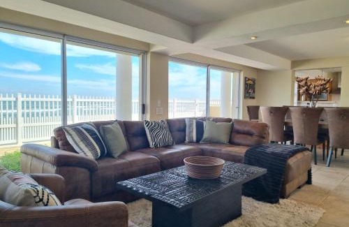 Gordons Bay Central House | Paradise Tide - 4 Bedroom Beachfront home with Private Pool