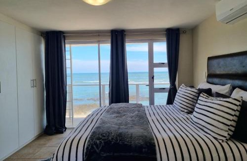 Gordons Bay Central House | Paradise Tide - 4 Bedroom Beachfront home with Private Pool