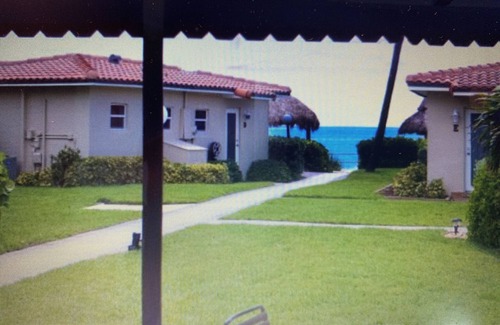 Hillsboro Beach House | PARADISE, VILLA N , ON THE BEACH