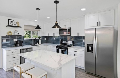 Middletown House | Paradise w/Views! Hot Tub, Firepit, AC, 3 Patios