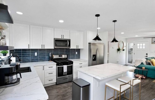 Middletown House | Paradise w/Views! Hot Tub, Firepit, AC, 3 Patios
