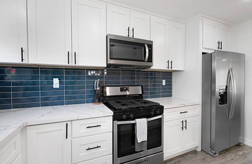 Middletown House | Paradise w/Views! Hot Tub, Firepit, AC, 3 Patios