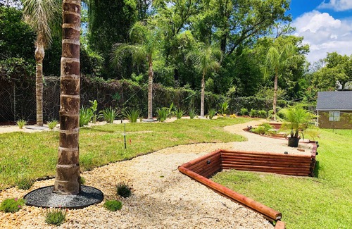 Southside House | Paradise Zen ~New to Vrbo~ min to UNF & MAYO