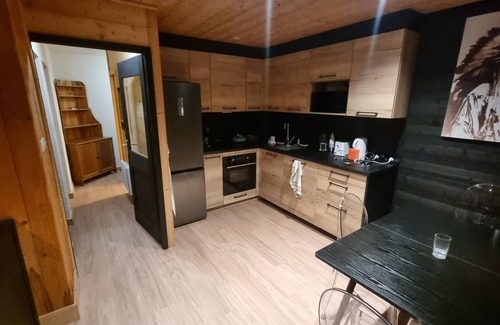 Peisey-Nancroix Apartment | Paradiski. Très Belle vue Montagne. Calme Absolu. Commerce et Télésiège à Pied