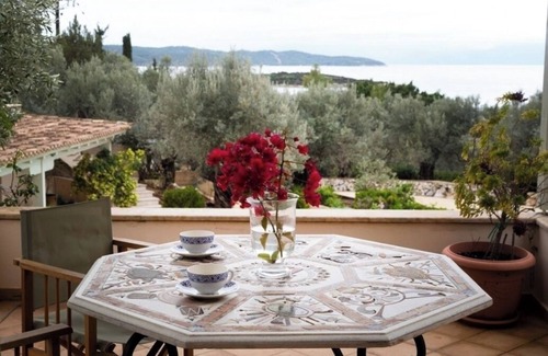 Agii Anargiri Villa | Paragon of Hinitsa – Where Seaside Luxury Meets Timeless Elegance