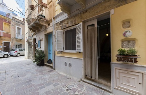 Carloforte House | PARALLELA LUNGOMARE - Casa Margherita - three-room apartment with terrace on three levels