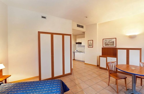 Zona XL Magliana Vecchia Hotel | Parco De Medici Residence Hotel