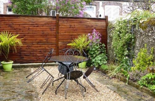 Senonches House | Parfait pour les amoureux de la nature: maison 2 chambres avec jardin, proche forêt et château - FR-1-581-74