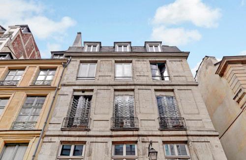 Saint-Merri Apartment | Paris Marais Beaubourg Area