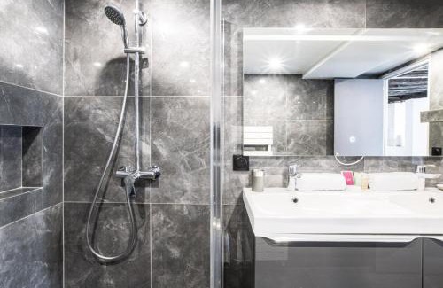 Saint-Merri Apartment | Paris Marais Beaubourg Area