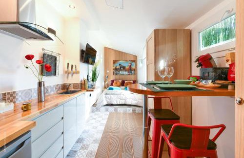 Pantin Apartment | Paris-Zénith-bienvenue-terrasse-Netflix